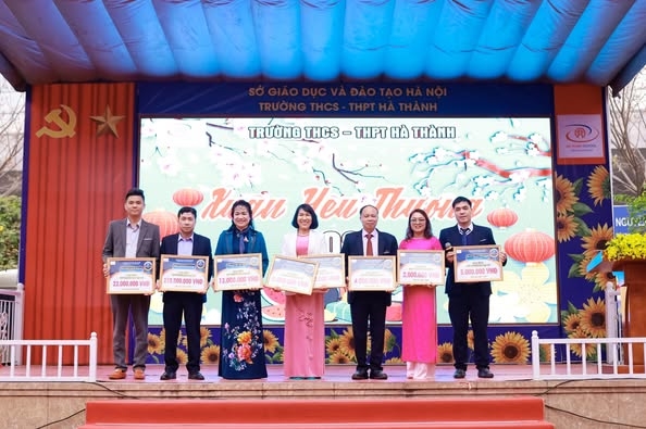 RỘN RÀNG KHÔNG KHÍ TẾT VỚI CHƯƠNG TRÌNH “XUÂN YÊU THƯƠNG 2025” VÀ NGÔI SAO HÀ THÀNH